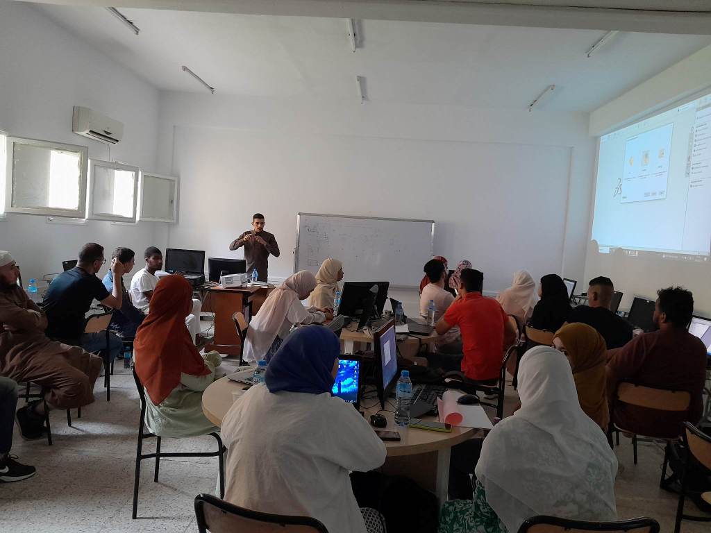 – SOLID WORK-كلية العلوم والتكنولوجيا لجامعة بسكرة تنظم ورشة تكوينية حول برنامج